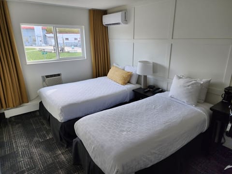 Superior Double or Twin Room, Multiple Beds, Non Smoking | Blackout drapes, free WiFi, bed sheets