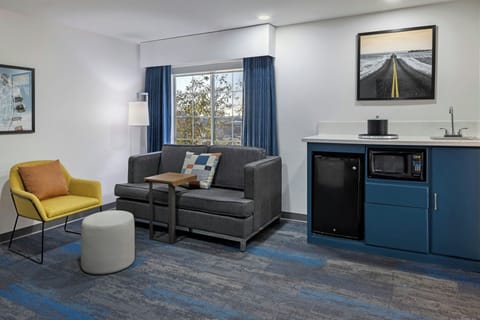 Suite, 1 Bedroom | Premium bedding, pillowtop beds, in-room safe, blackout drapes