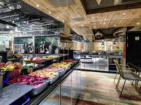 Daily buffet breakfast for a fee