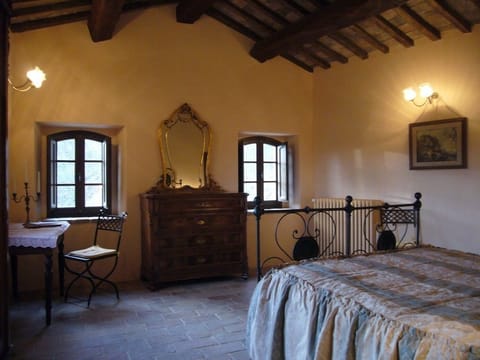 Superior Double Room | Living area | Books