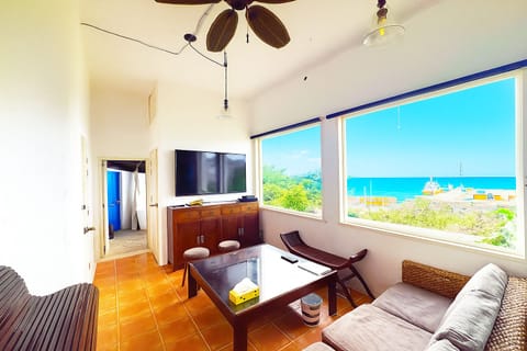 Private Vacation Home | Living area | Flat-screen TV