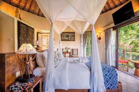 Twiga Deluxe Double Room + Bali Safari Entrance & Safari Journey | Minibar, in-room safe, individually decorated, individually furnished