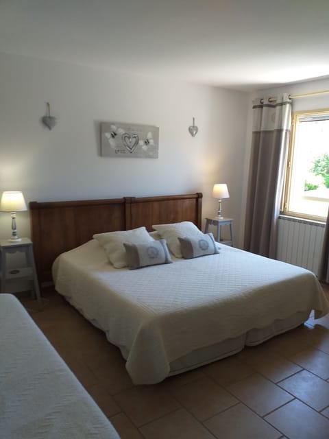 Comfort Double or Twin Room (Fanny) | Premium bedding, desk, free WiFi, bed sheets