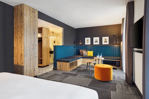 Premium Room, 1 King Bed | Egyptian cotton sheets, premium bedding, down comforters, pillowtop beds