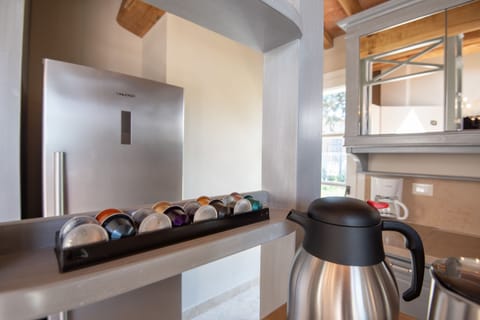 Espresso maker, coffee/tea maker, electric kettle