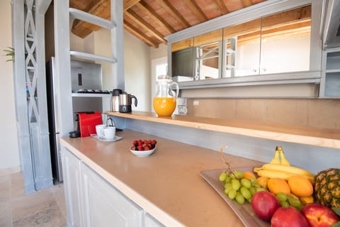 Espresso maker, coffee/tea maker, electric kettle