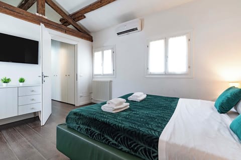 Apartment, 2 Bedrooms | 3 bedrooms, iron/ironing board, cribs (surcharge), WiFi (free)