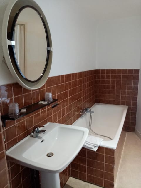 Free toiletries, towels