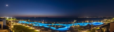 Indoor pool, 4 outdoor pools, pool umbrellas, sun loungers