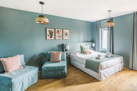 Quadruple Room | In-room safe, individually decorated, individually furnished, desk