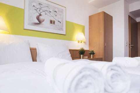 Standard Double Room | Desk, iron/ironing board, free WiFi, bed sheets