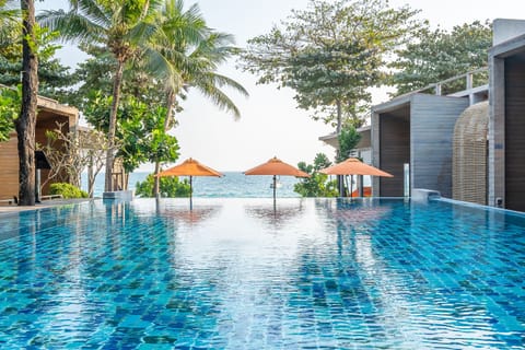 3 outdoor pools