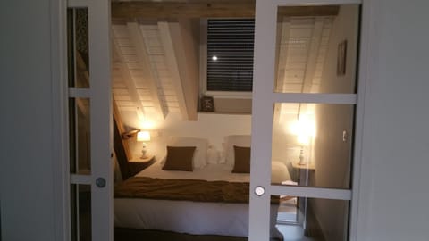 Double Room, Jetted Tub (Balneo) | Premium bedding, desk, soundproofing, iron/ironing board