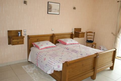 Twin Room | Blackout drapes, free WiFi, bed sheets