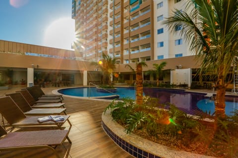 5 outdoor pools, pool umbrellas, sun loungers