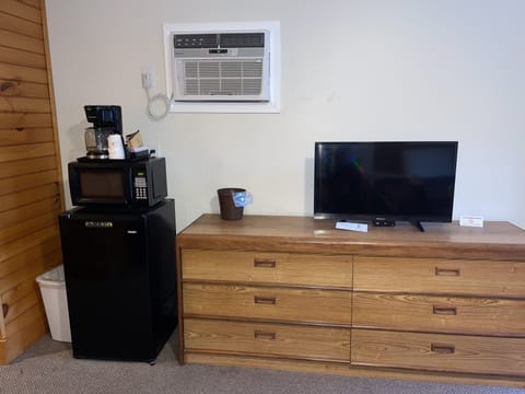 Family Suite, 2 Bedrooms | Memory foam beds, soundproofing, iron/ironing board