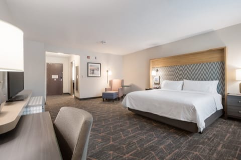 Desk, soundproofing, iron/ironing board, free WiFi