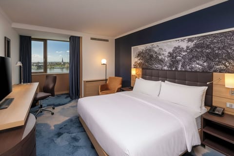 Premium bedding, down comforters, minibar, in-room safe