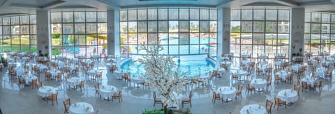 2 restaurants; breakfast, lunch, and dinner served