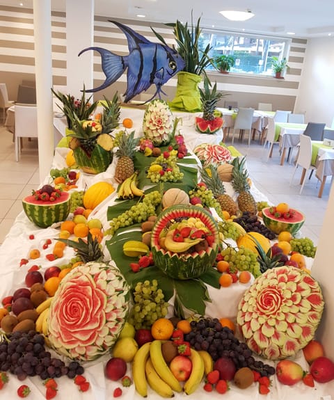 Breakfast, lunch and dinner served