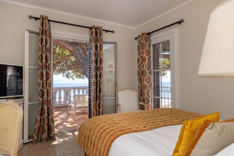 Superior Room, Terrace, Sea View (Étage) | Premium bedding, minibar, in-room safe, individually decorated