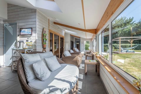 Sauna, hot tub, Turkish bath, body treatments, body scrubs, facials