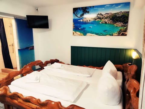 Quadruple Room | Individually decorated, individually furnished, WiFi, bed sheets