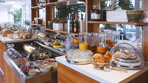 Daily buffet breakfast (EUR 5 per person)