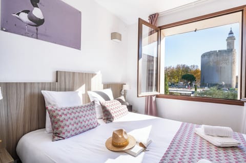 Classic Double Room, 1 Queen Bed, Canal View | Premium bedding, desk, blackout drapes, free WiFi