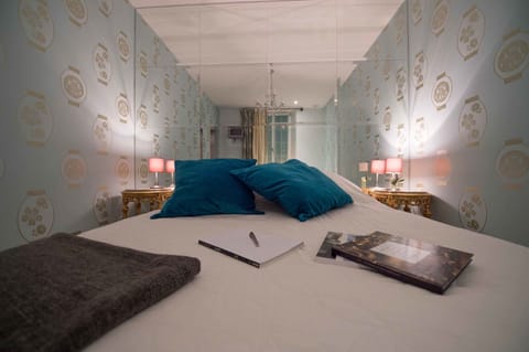 Apartment (Tendresse) | Egyptian cotton sheets, premium bedding, memory foam beds, minibar