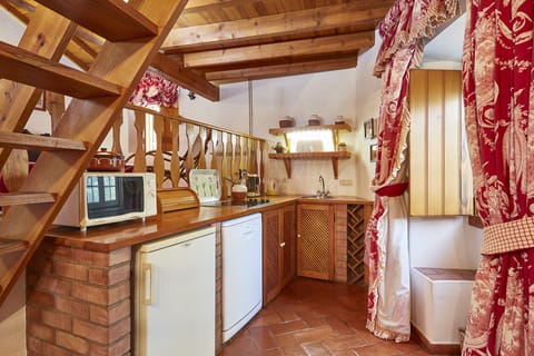 Superior Apartment | Private kitchen | Shared fridge