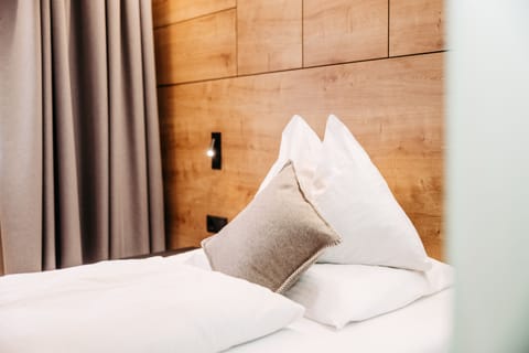 Comfort Single Room | In-room safe, desk, laptop workspace, soundproofing