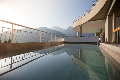 Indoor pool, outdoor pool, sun loungers