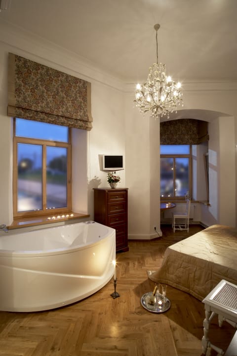 Superior Double Room | Iron/ironing board, free WiFi, bed sheets