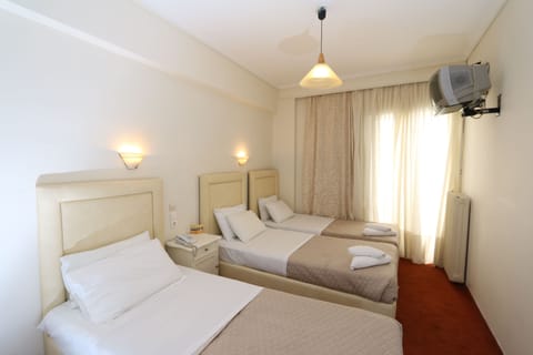 Egyptian cotton sheets, in-room safe, desk, soundproofing