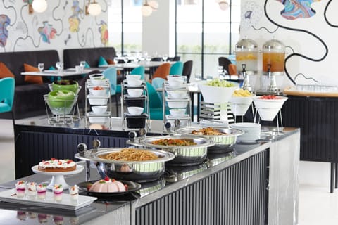 Daily buffet breakfast for a fee