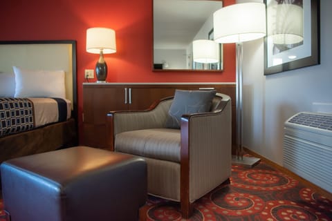 Pillowtop beds, individually decorated, desk, iron/ironing board