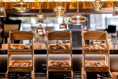 Breakfast, lunch, dinner served; French cuisine