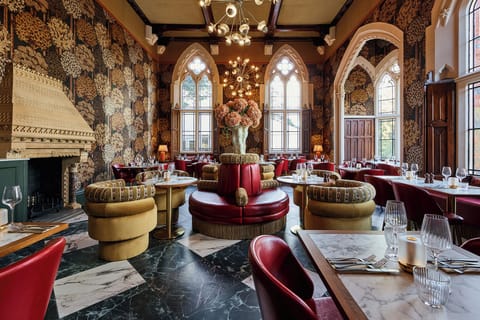 Breakfast, lunch and dinner served