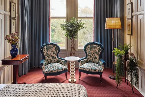 Classic Double Room | Living area | TV