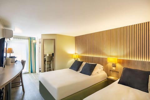 Comfort Room, 1 Double Bed, Non Smoking (with Sofabed) | Premium bedding, in-room safe, desk, laptop workspace