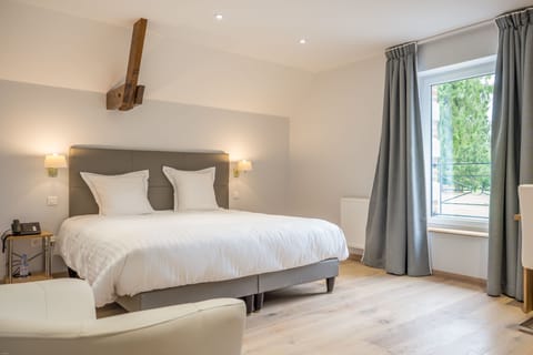 Superior Room, Annex Building | Premium bedding, in-room safe, individually furnished, desk