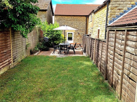 Cottage | Outdoor dining