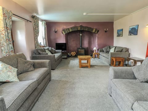 Cottage | Living area | TV