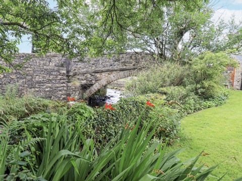 Cottage | Property grounds