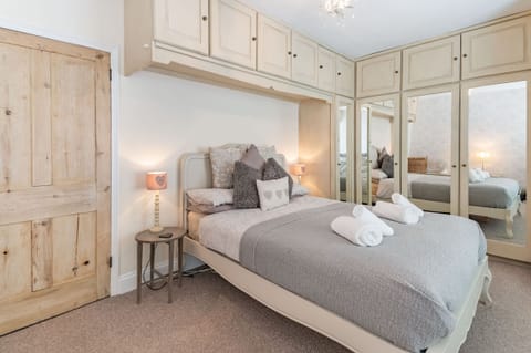 Cottage | 3 bedrooms, individually decorated, individually furnished, free WiFi