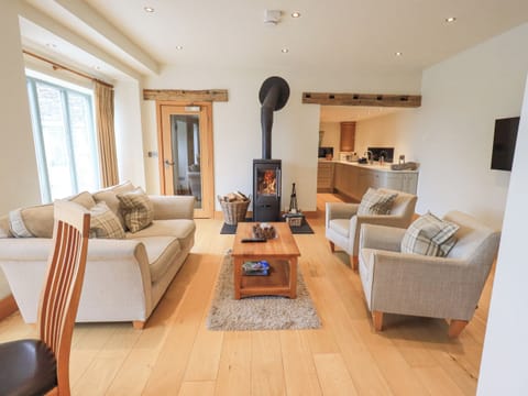 Cottage | Living area | TV