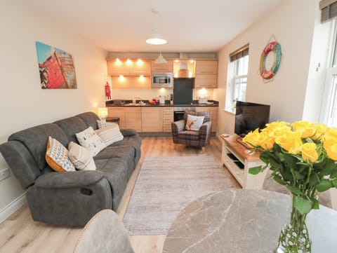 Cottage | Living area | TV