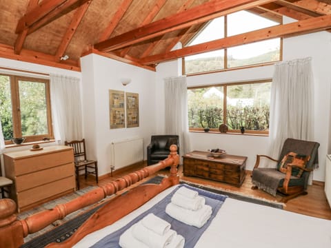 3 bedrooms, individually decorated, individually furnished, free WiFi