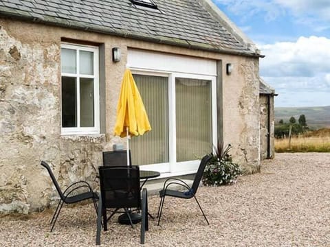 Cottage | Property grounds